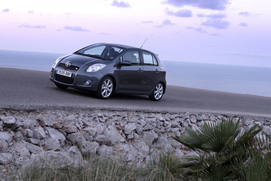  Toyota Yaris TS 2007 года  (фото 19 из 89)